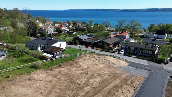 Tomt med utsikt över Vättern!