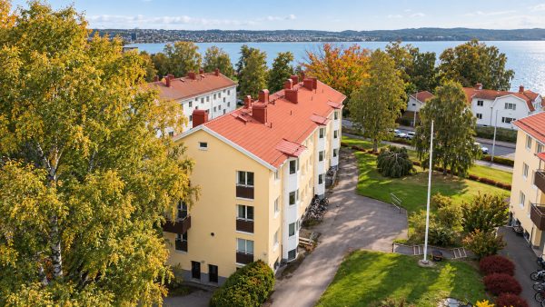 Välplanerade 54 kvm med balkong i trivsamma Rosenlund